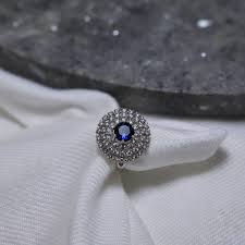 Luxury Blue Sapphire Halo Ring for Women Elegant Blue Crystal Statement Ring Sparkling Halo Cocktail Ring with Blue Stone Vintage-Inspired Blue Gemstone Ring